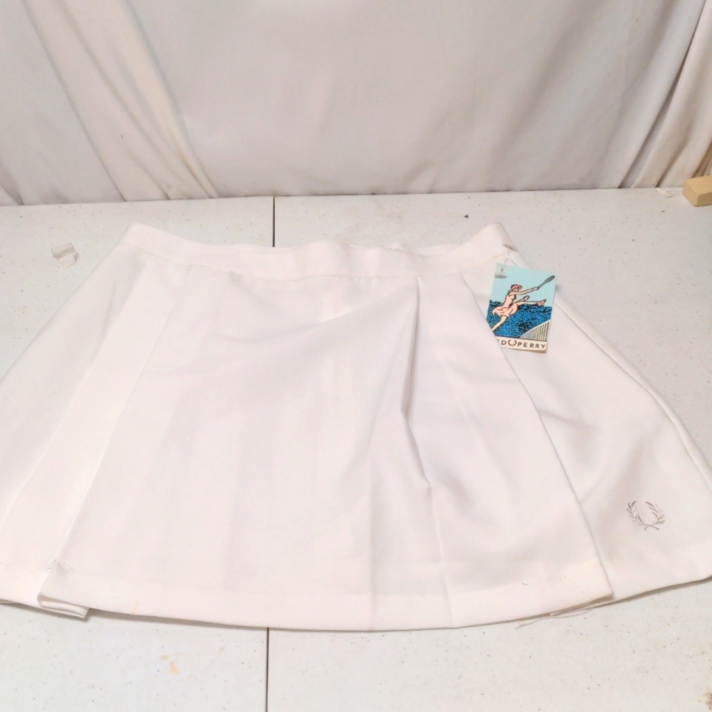 New Fred Perry sportswear women's size 14 white pleated tennis skirt